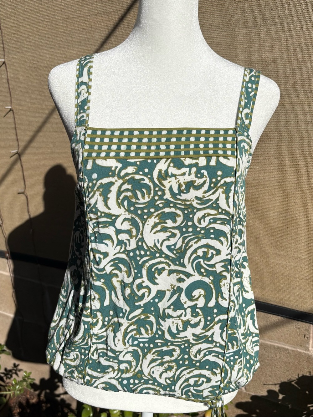 Tiny Sage Green Printed Adjustable Strap Tank Top Size Small